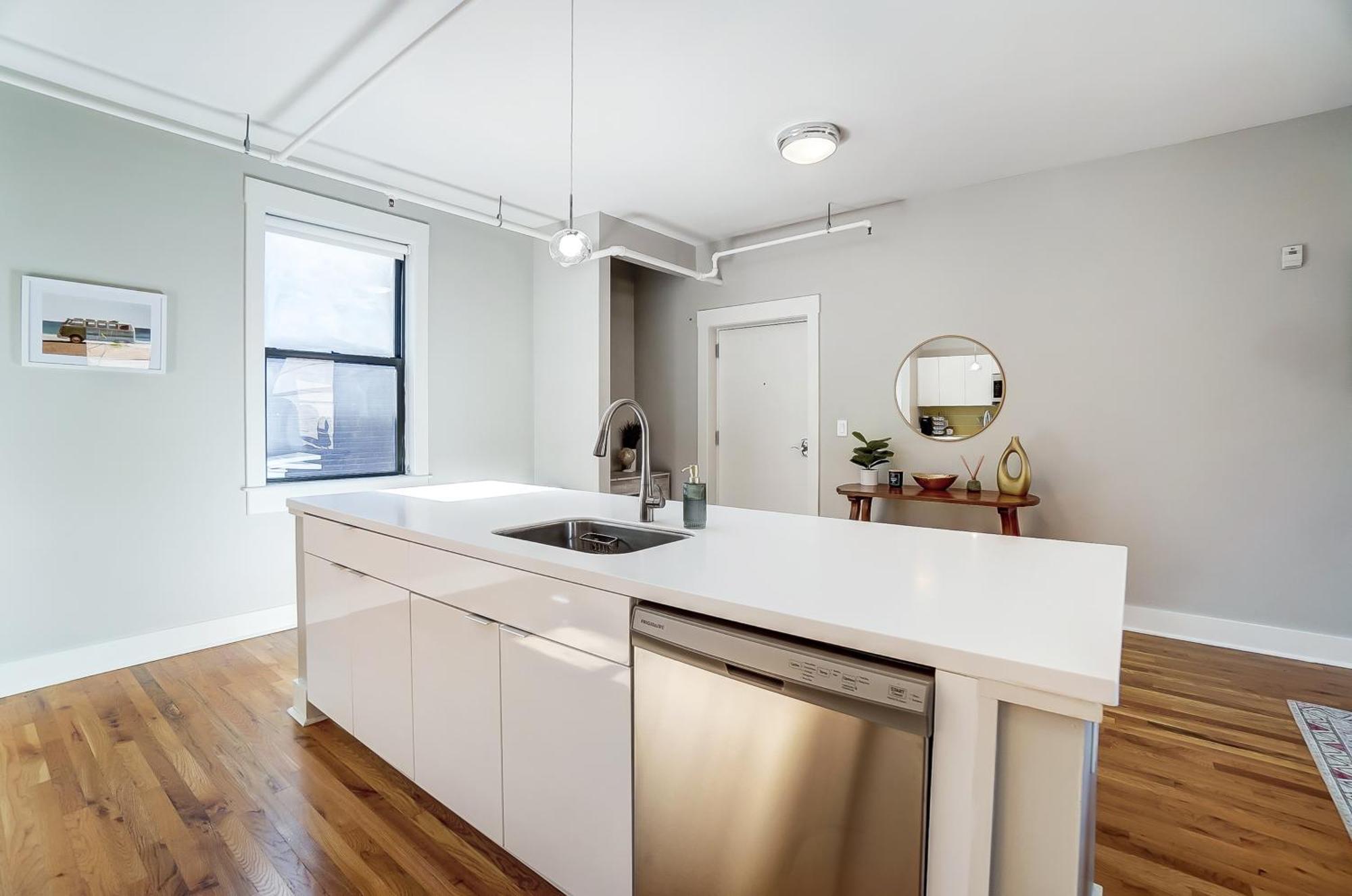 Sunny Downtown Apartment, Walk To Washington Park! سينسيناتي المظهر الخارجي الصورة